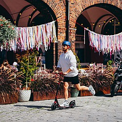 Skládací koloběžka NILS Extreme HM209T černá-červená