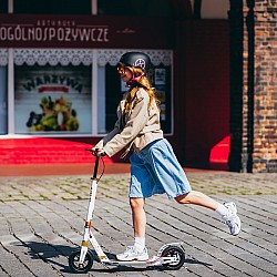 Skládací koloběžka NILS Extreme HM209T bílá-zlatá