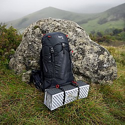 Skládací pěnová karimatka NILS Camp NC1768 s reflexní vrstvou černá