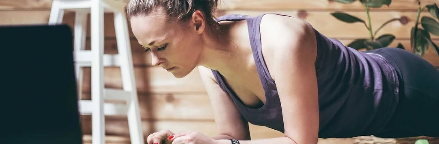 Ako vybudovať svalovú hmotu bez posilňovne – domáci silový tréning Ako vybudovať svalovú hmotu bez posilňovne – domáci silový tréning