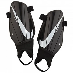 Chrániče Nike Charge M SP2164 010