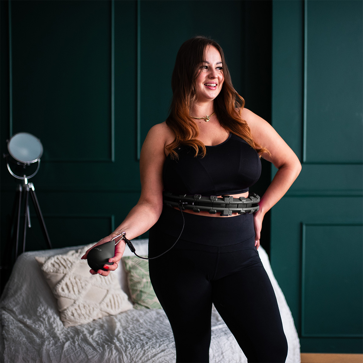 Masážní hula hoop HMS HHW12 plus size se závažím černá