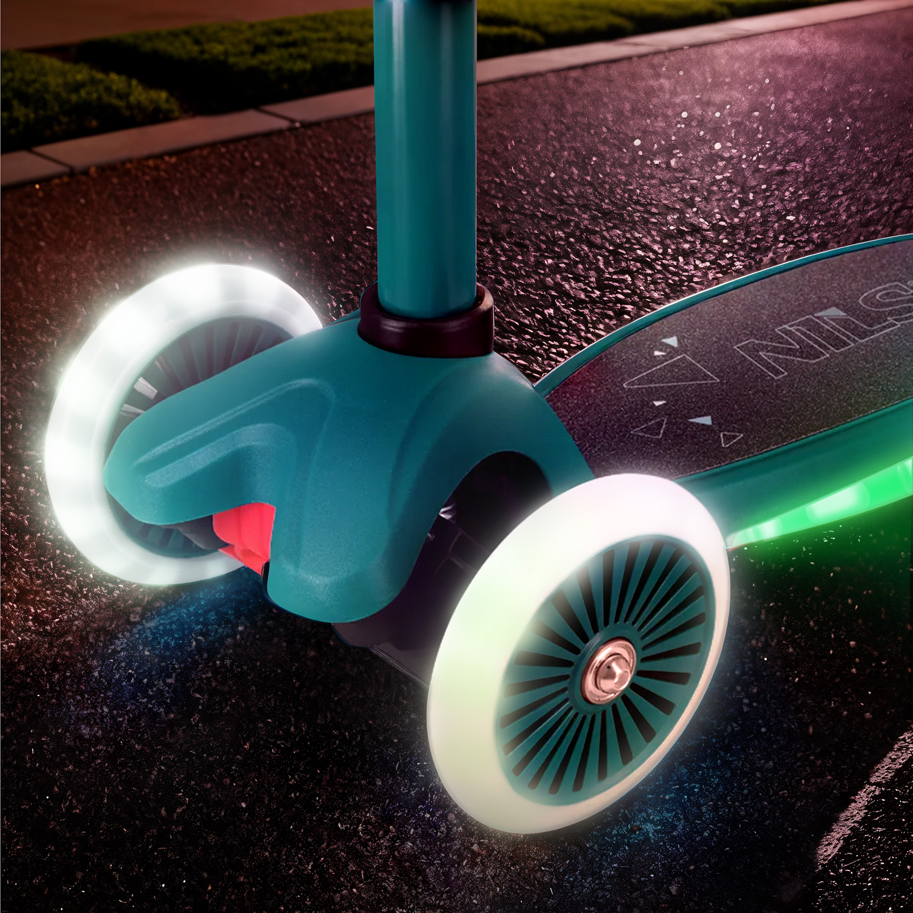 Dětská tříkolová koloběžka NILS Fun HLB1310 s LED zelená