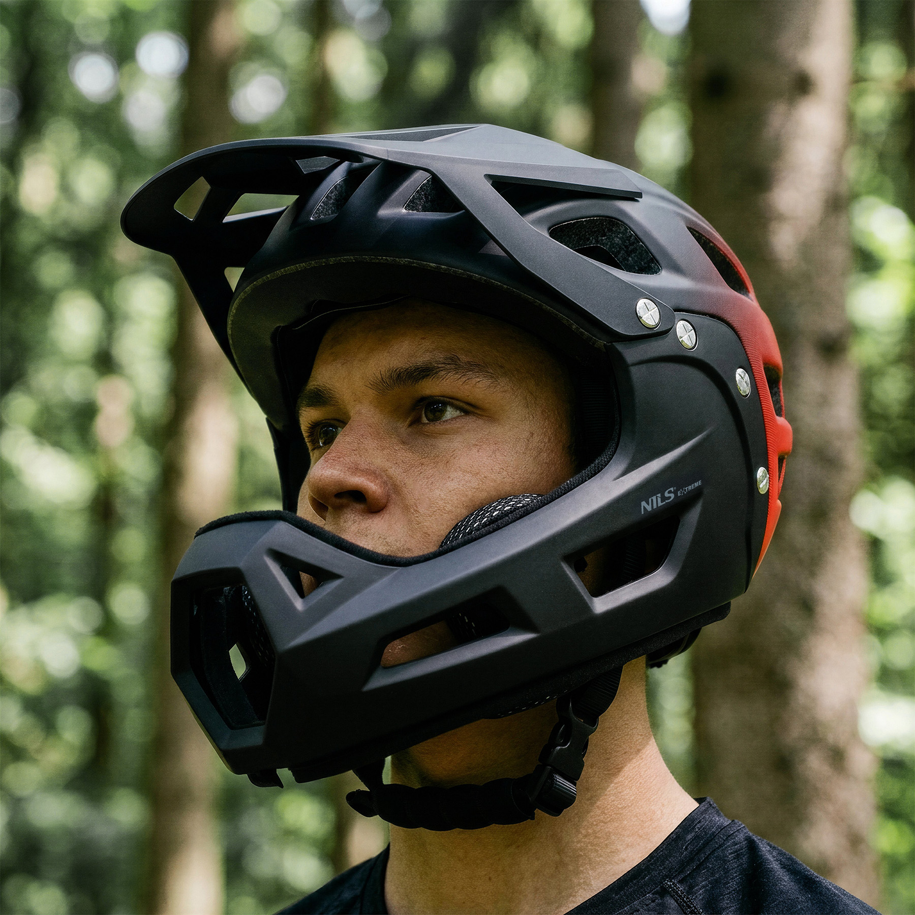 Full face přilba NILS Extreme MTW101 s odnímatelným chráničem brady červená