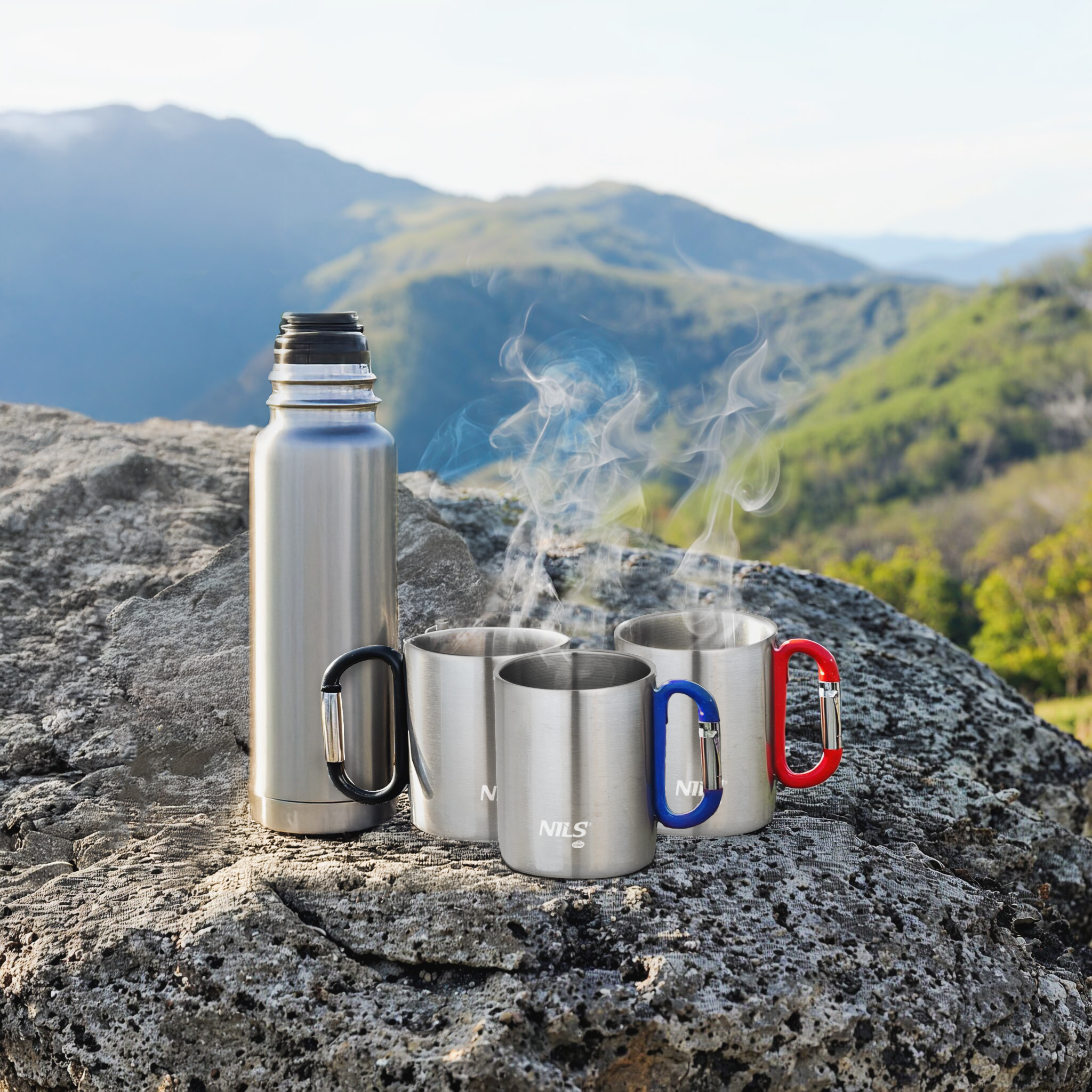 Kempingový hrnek NILS Camp NC17110 s karabinou 300ml červený