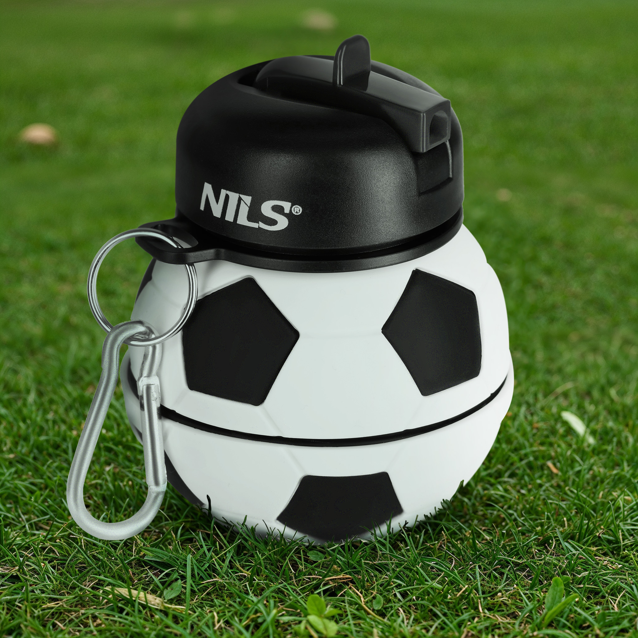Skládací silikonová láhev NILS Camp NC4104 550ml fotbal
