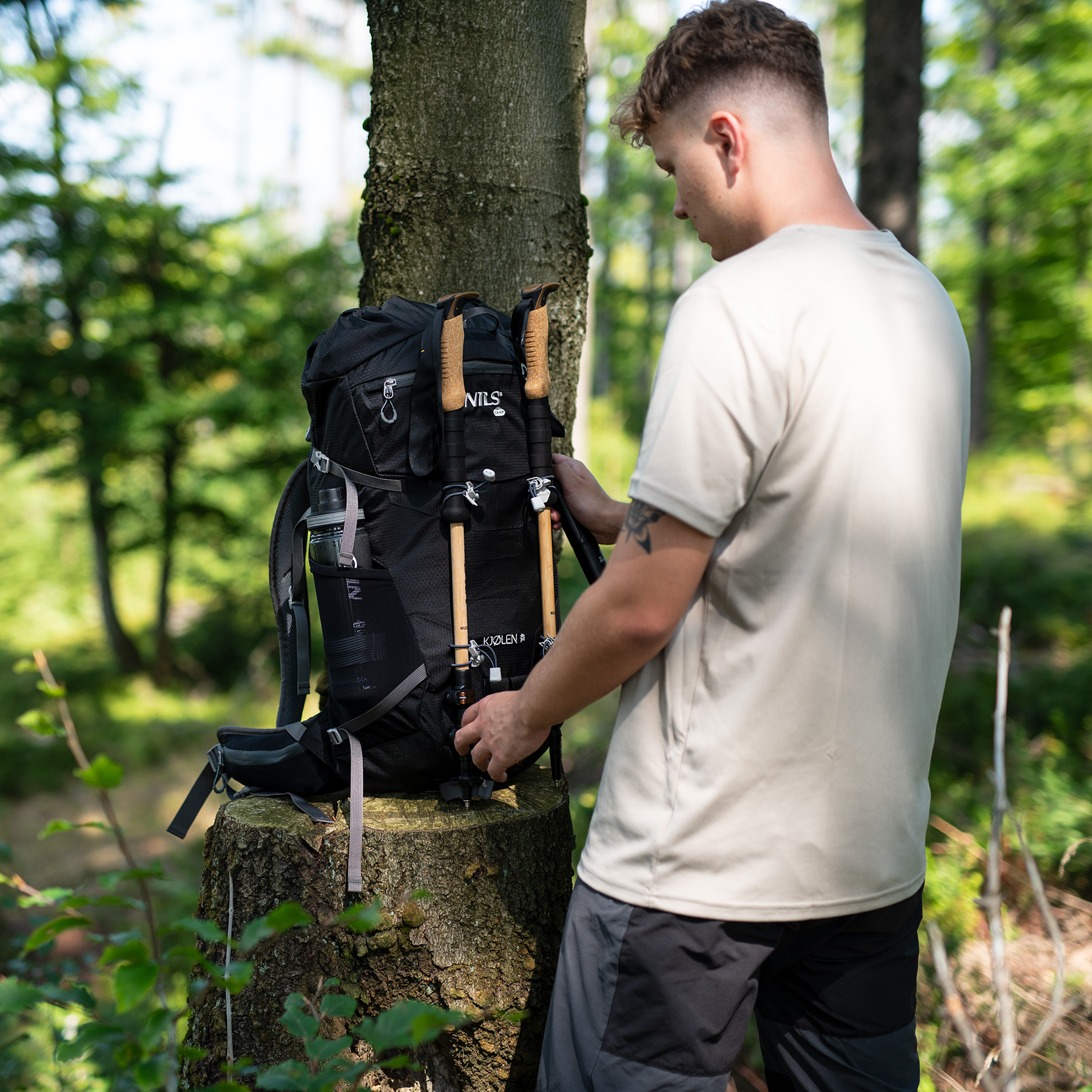 Turistický batoh NILS Camp NC1938 Kjolen černý 40L