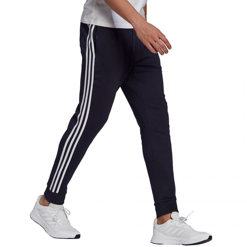 Tepláky adidas Essentials Fleece Tapered Cuff 3-Band M GK8823