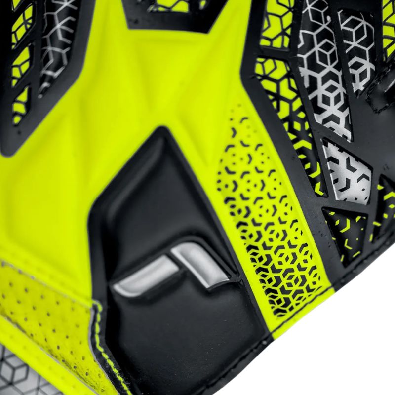 Brankárske rukavice Reusch Attrakt Solid Jr 5572515 2014