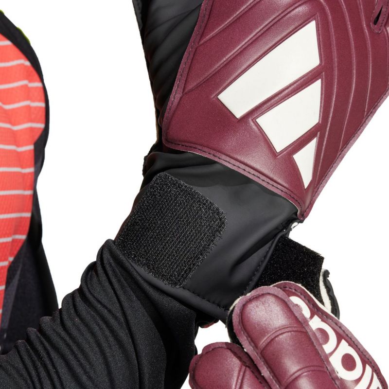 Brankárske rukavice adidas Copa Club M IQ4017