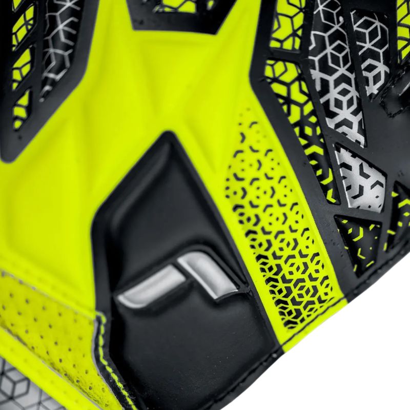 Brankárske rukavice Reusch Attrakt Solid Jr 5572515 2014