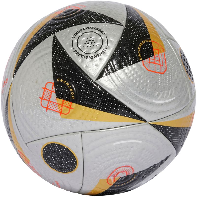 Futbalová lopta adidas Fussballiebe Finale Pro IS7436