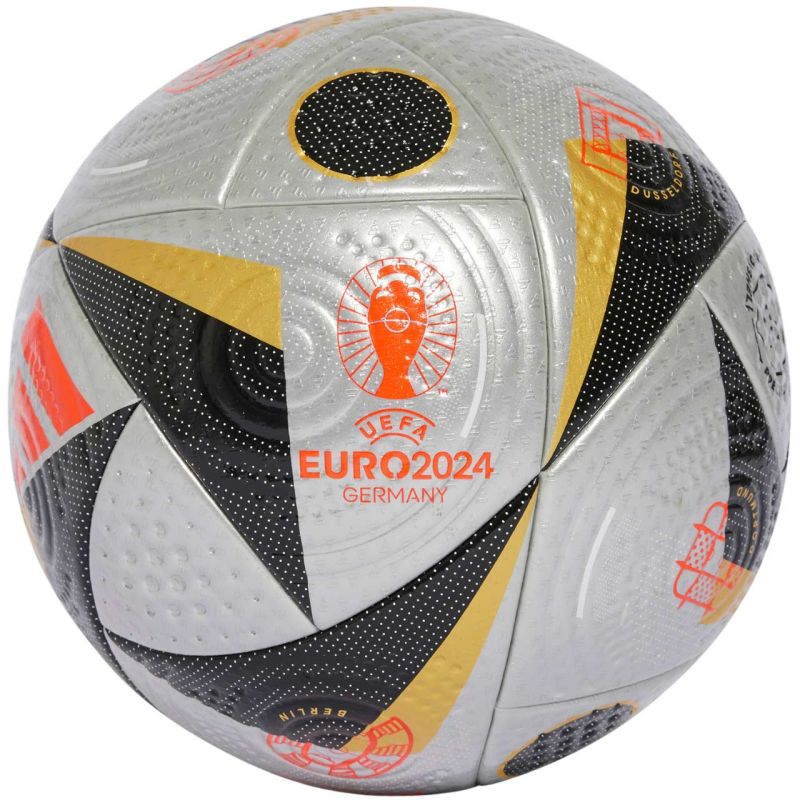 Futbalová lopta adidas Fussballiebe Finale Pro IS7436
