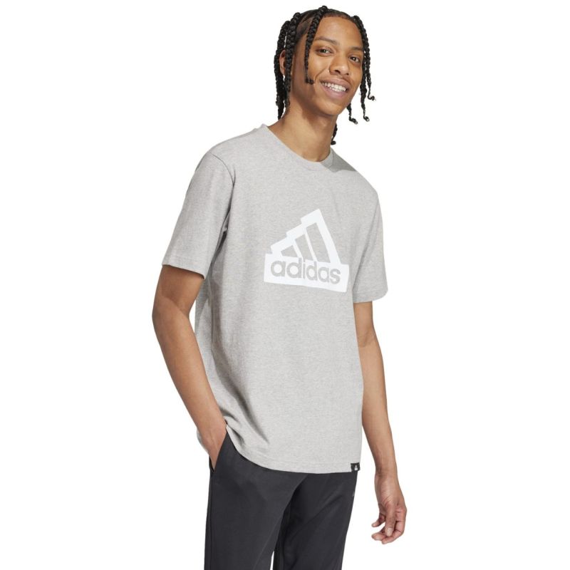 Tričko adidas Modern Essentials Graphic M IW2648