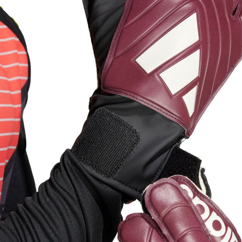 Brankárske rukavice adidas Copa Club M IQ4017