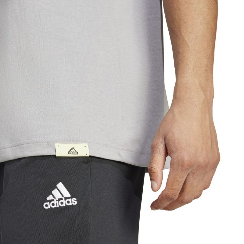Tričko adidas Tech Linear Graphic M IY0728