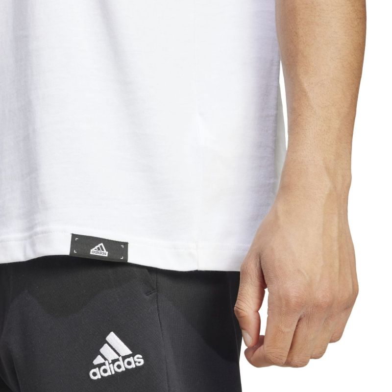 Tričko adidas Tech Linear Graphic M IW2690